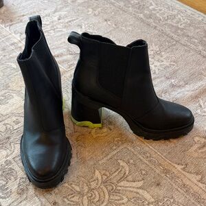 Women’s Sorel Black Chelsea Lug Heel Boot with Neon Accent